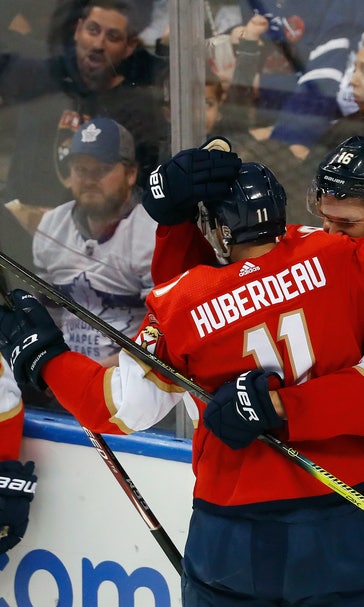 Huberdeau sets franchise points mark, Panthers over Leafs